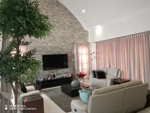 5bdrm Mansion in Lashibi for sale