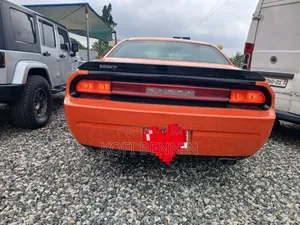 Dodge Challenger 2012 Orange