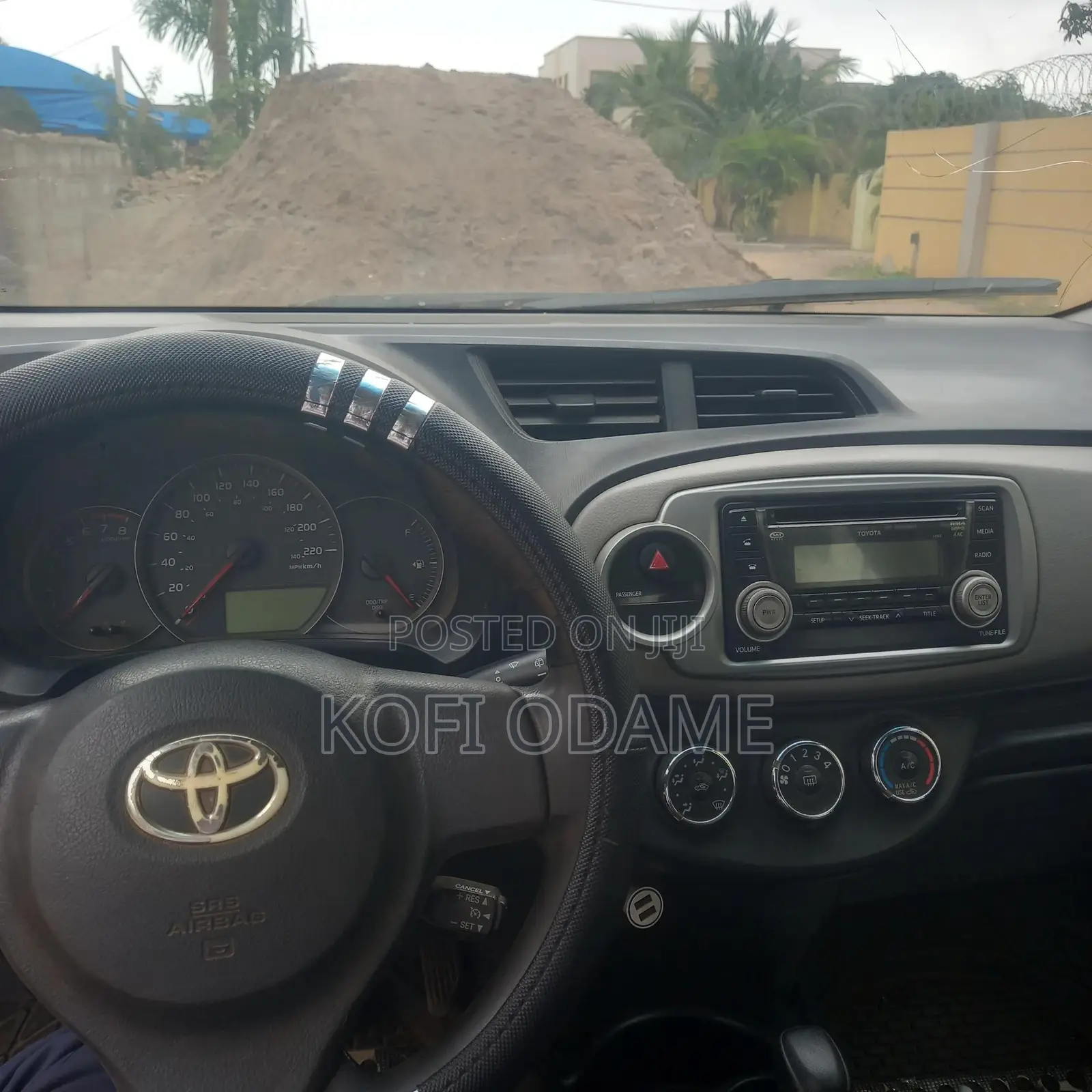 Toyota Yaris LE Hatchback 5dr 2012 White