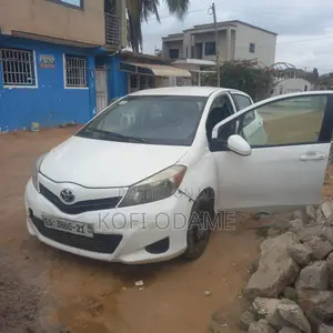Toyota Yaris LE Hatchback 5dr 2012 White