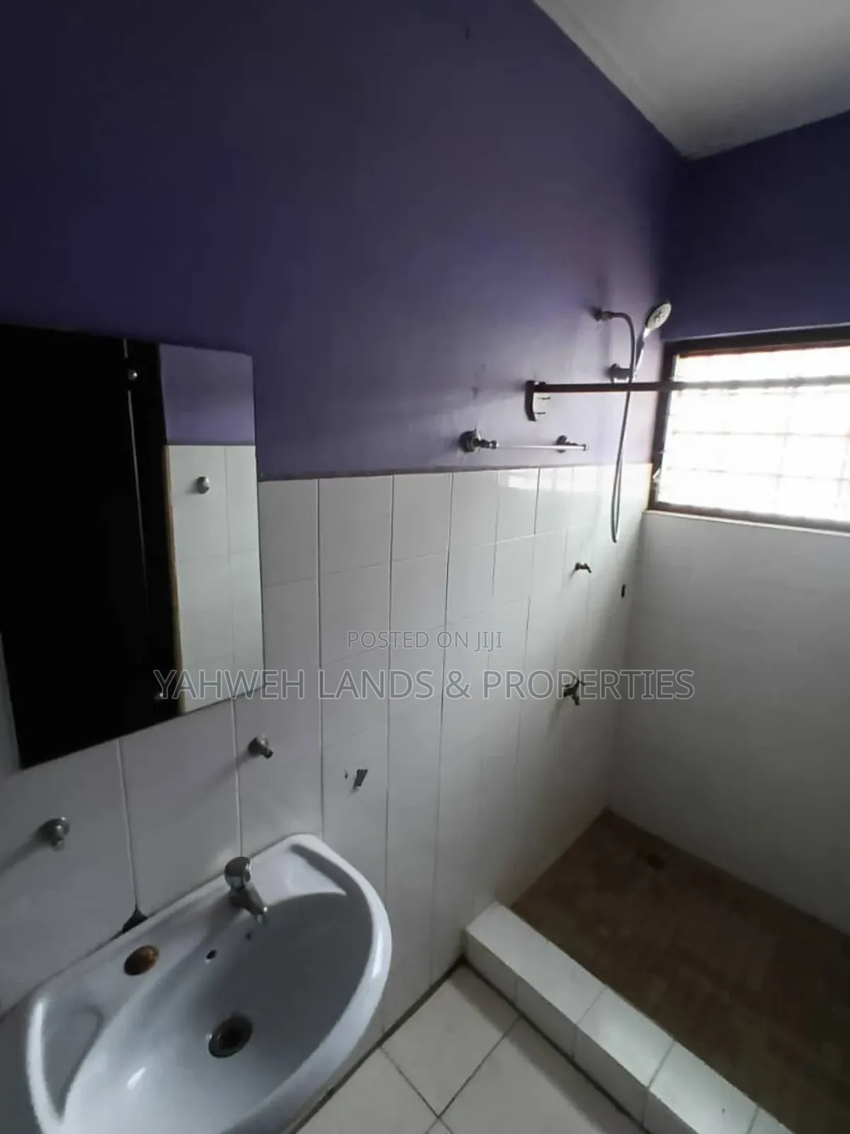 Furnished 2bdrm House in Regimanuel Gray for sale
