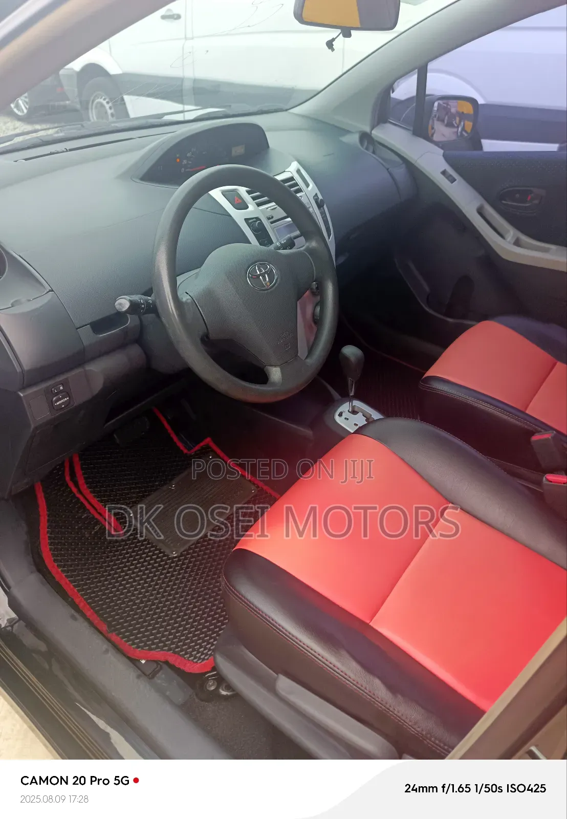 Toyota Yaris Base Hatchback 5dr 2010 Black