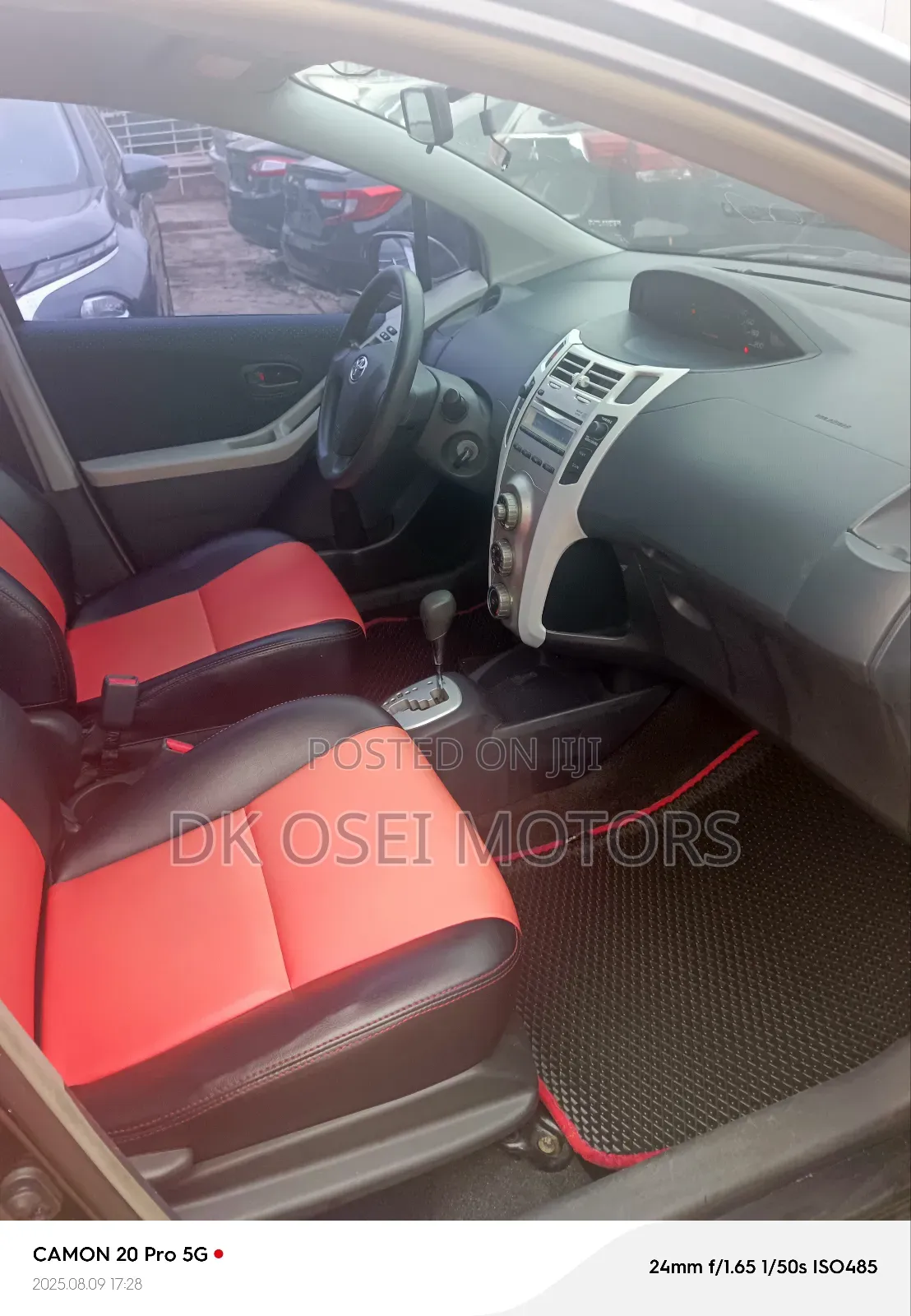 Toyota Yaris Base Hatchback 5dr 2010 Black