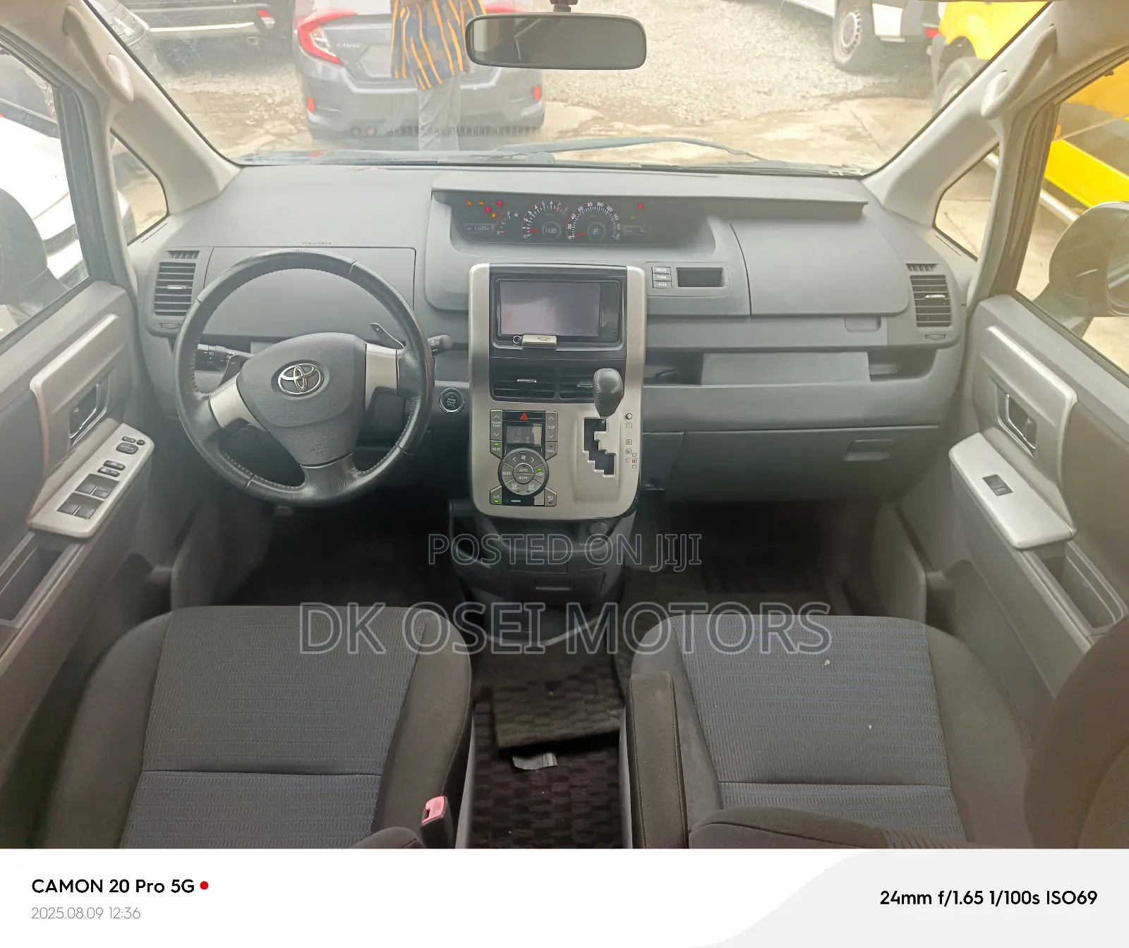 Toyota Voxy 2013 Black