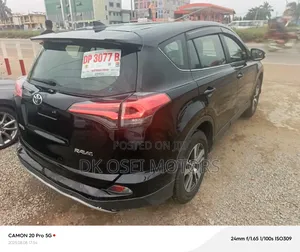 Toyota RAV4 SE 4dr SUV AWD (2.5L 4cyl 6A) 2018 Black