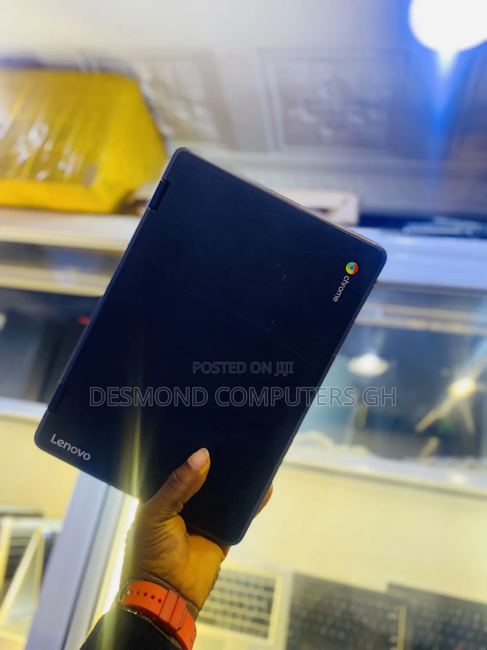 Laptop Lenovo 300e 4GB Intel SSD 32GB