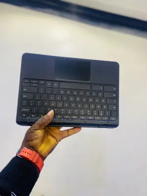 Laptop Lenovo 300e 4GB Intel SSD 32GB