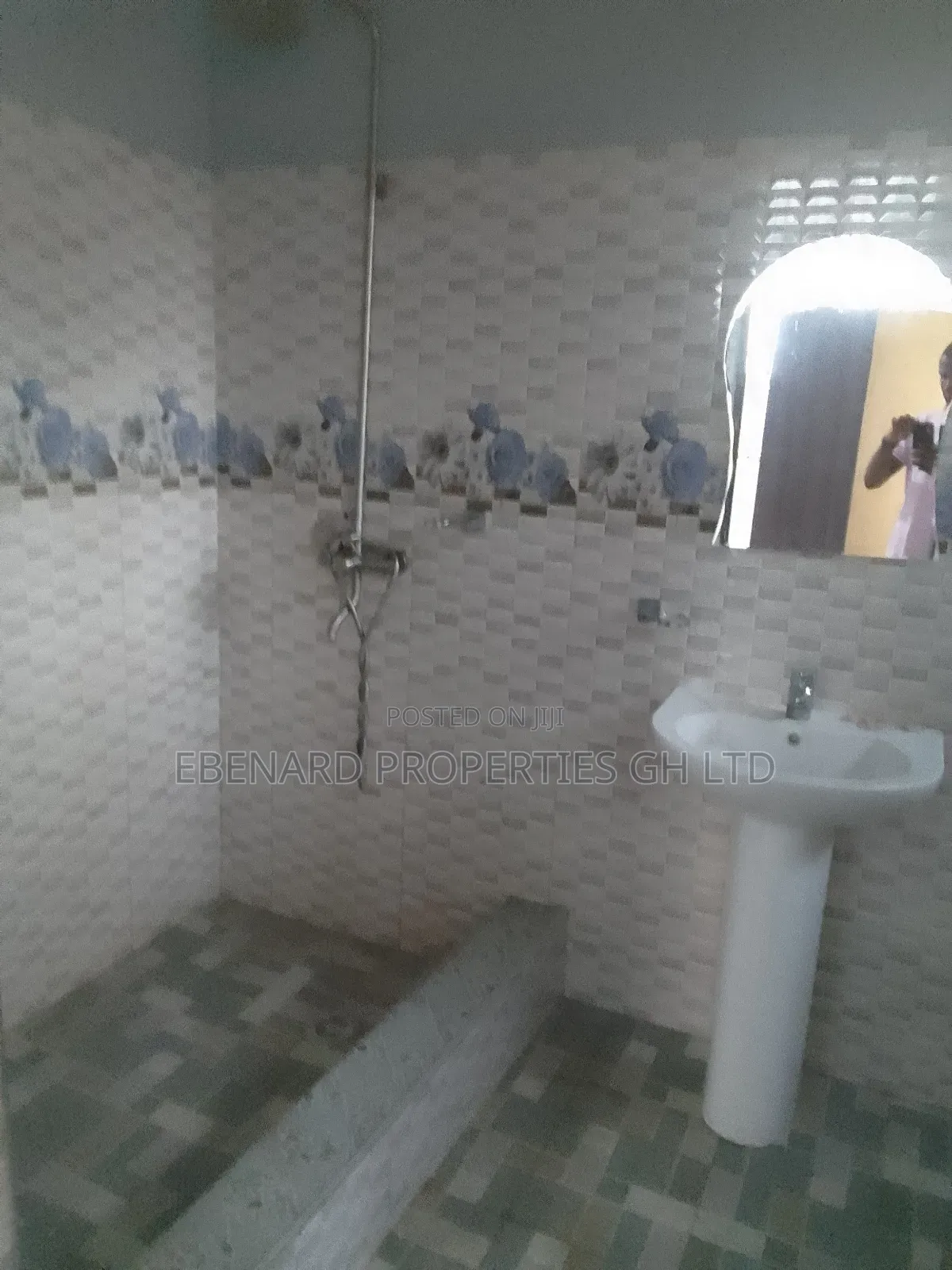 2bdrm Apartment in Ebenard Properties, Tema Metropolitan for rent