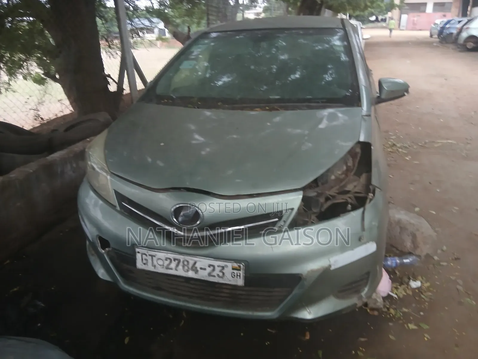 Toyota Vitz 2012 Silver