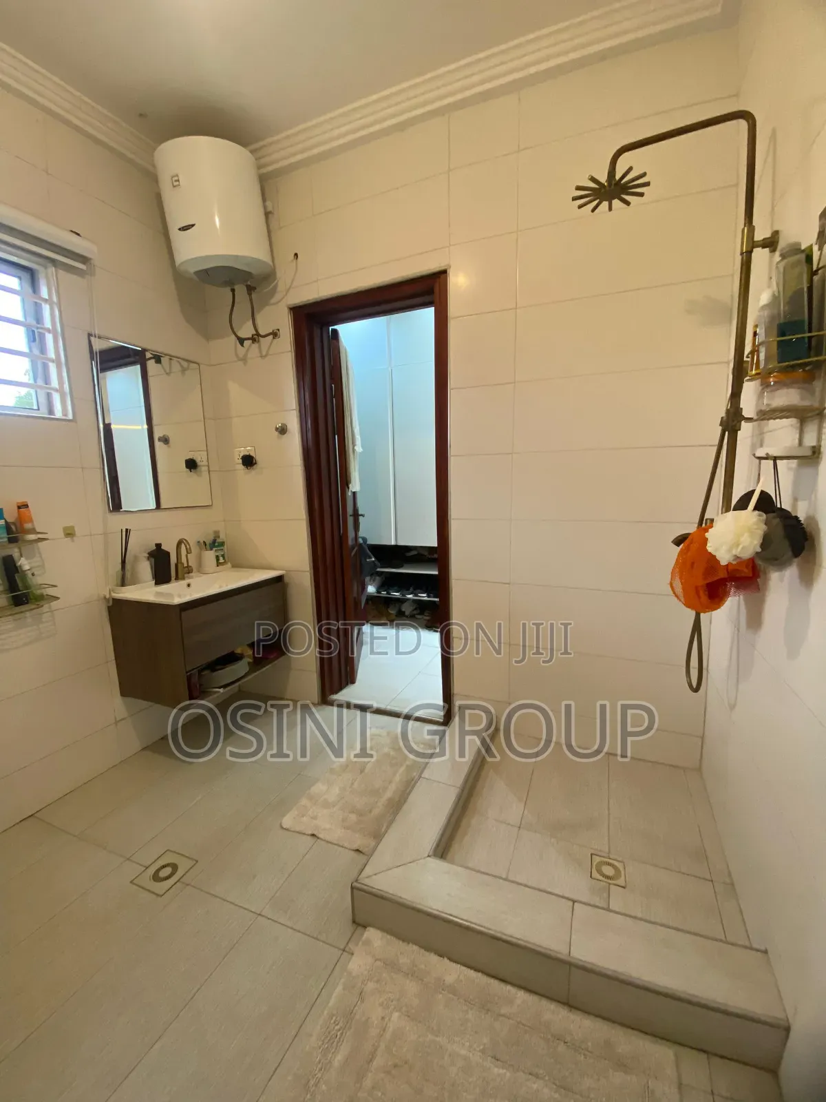 Furnished 3bdrm Townhouse/Terrace in Achimota for sale