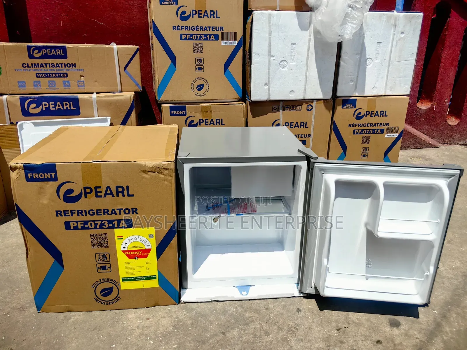 Pearl Beside Fridge41l