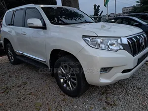 Toyota Land Cruiser Prado 2017 White