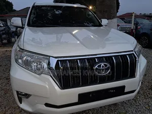 Toyota Land Cruiser Prado 2017 White