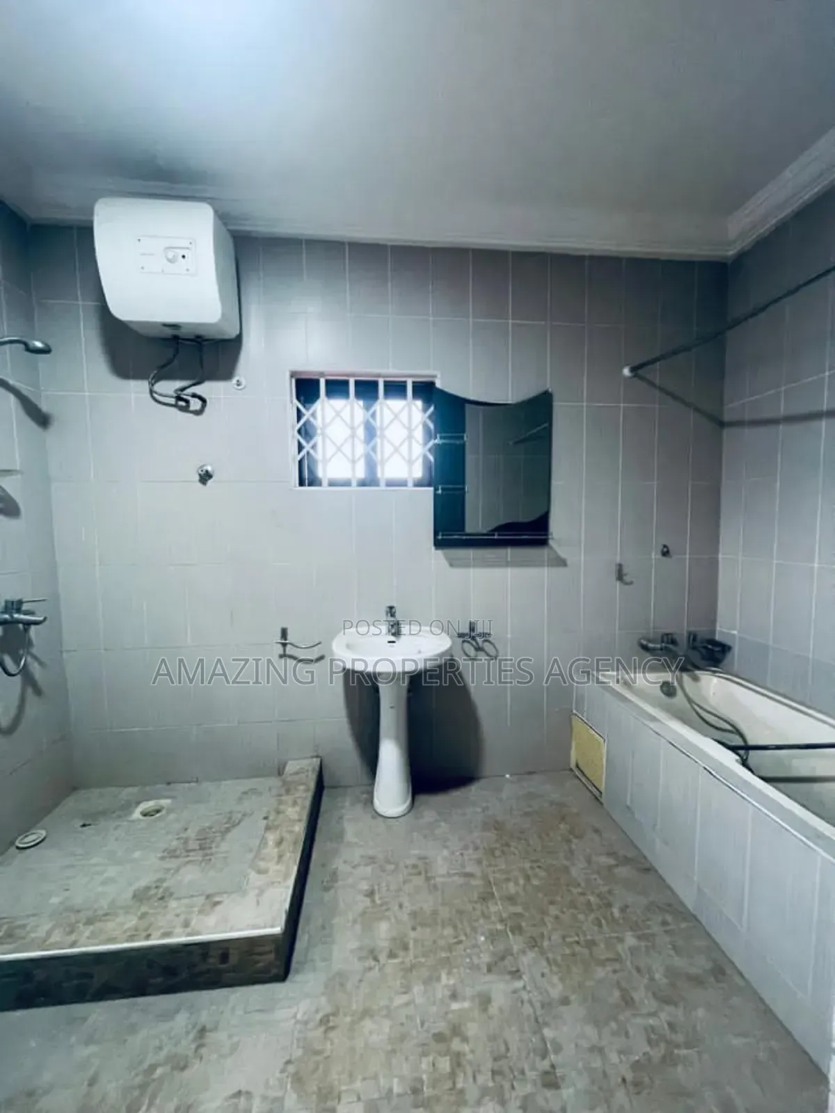 5bdrm House in East Legon for rent