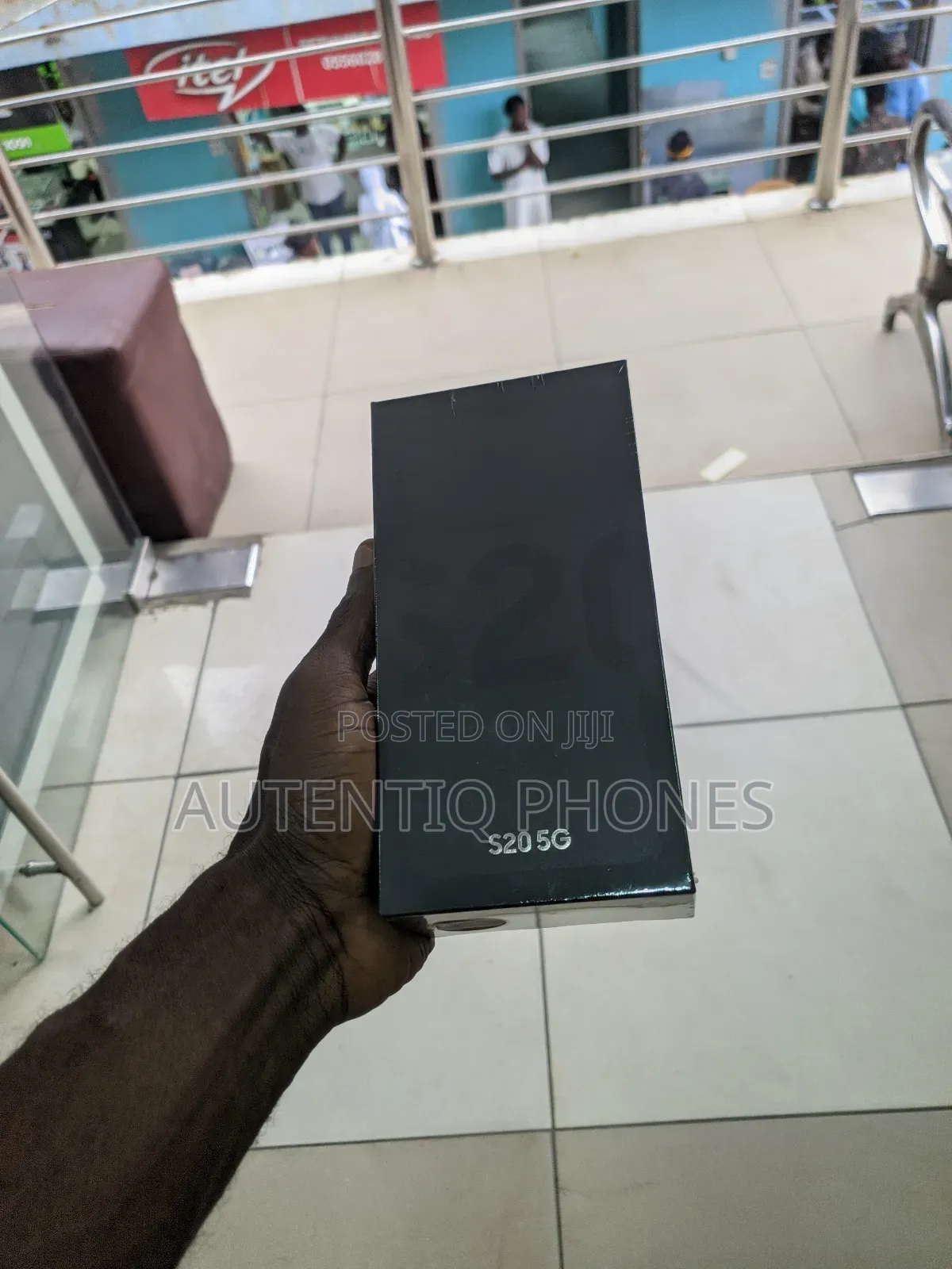 New Samsung Galaxy S20 128 GB Gray