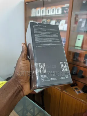 New Samsung Galaxy S20 128 GB Black