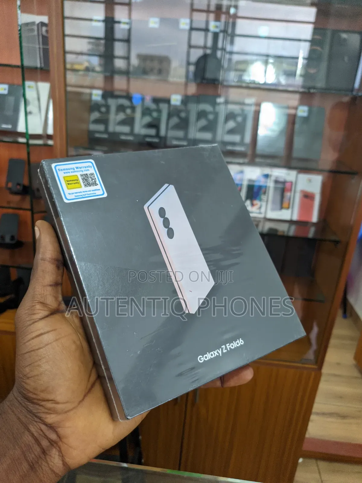 New Samsung Galaxy Z Fold6 256 GB Gold