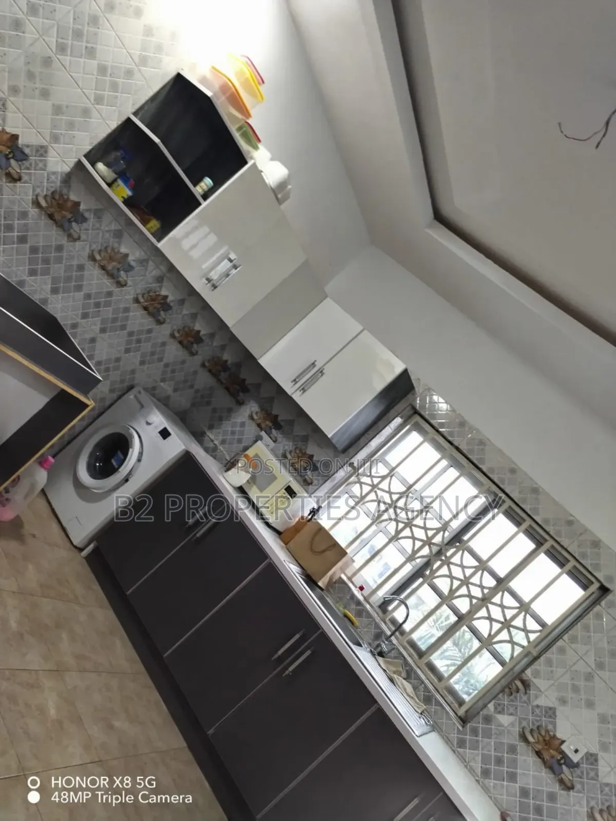 Furnished 6bdrm Mansion in B2 Properties Agency, Kumasi Metropolitan