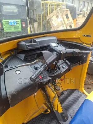 TVS King Deluxe Plus iTouch Start 2022 Yellow