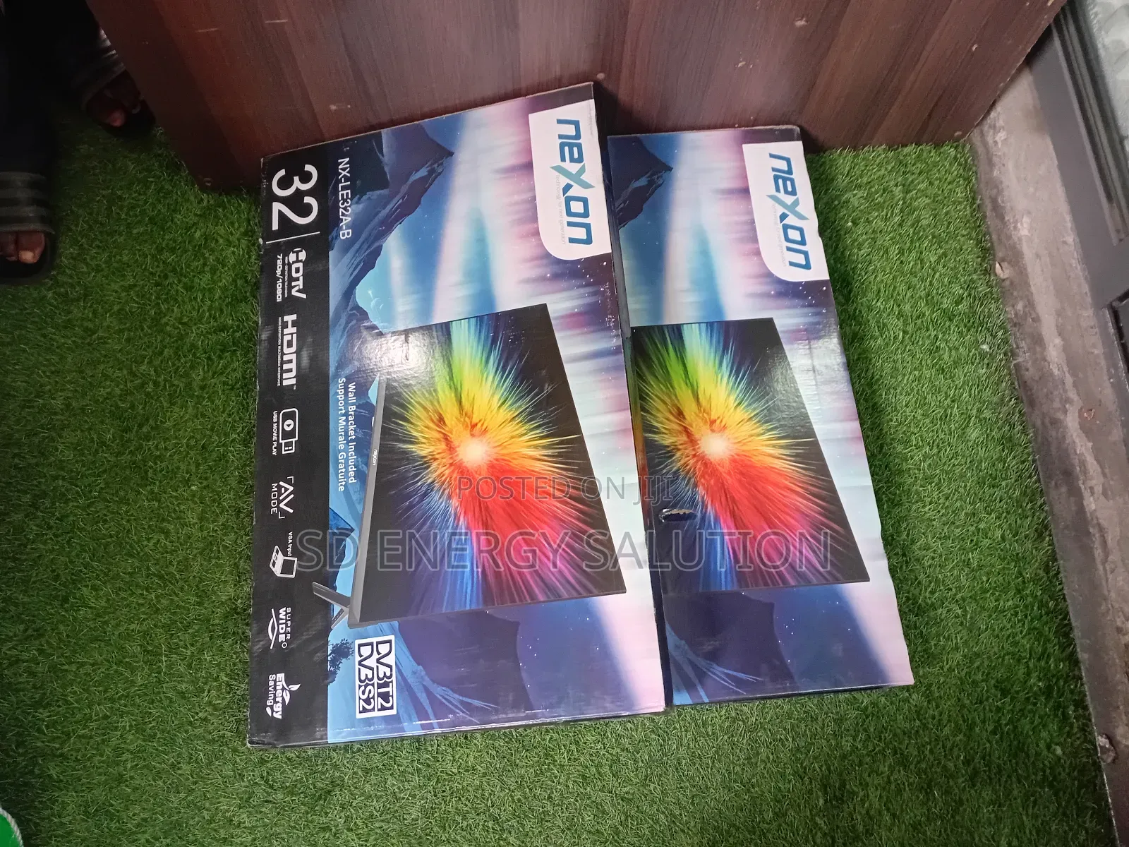 Pleasing, Generous Smart 32
