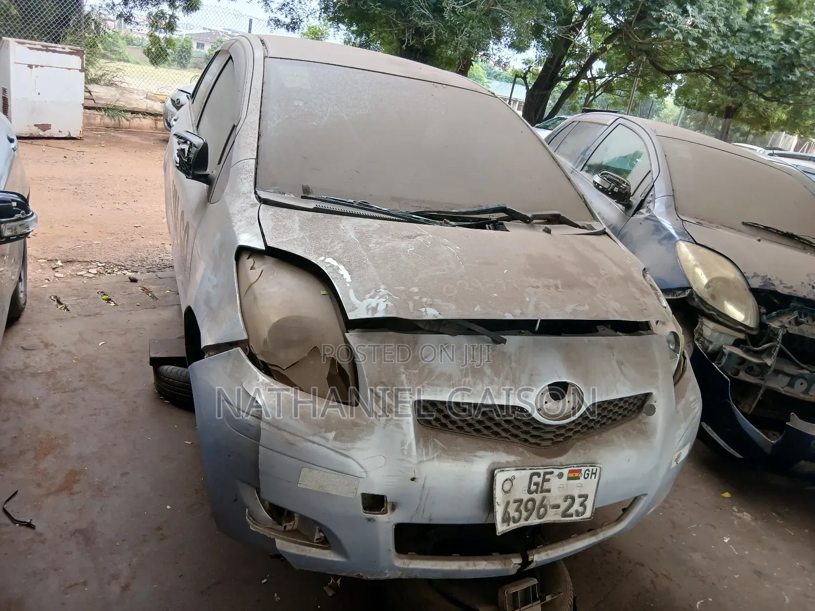 Toyota Vitz 2010 Silver