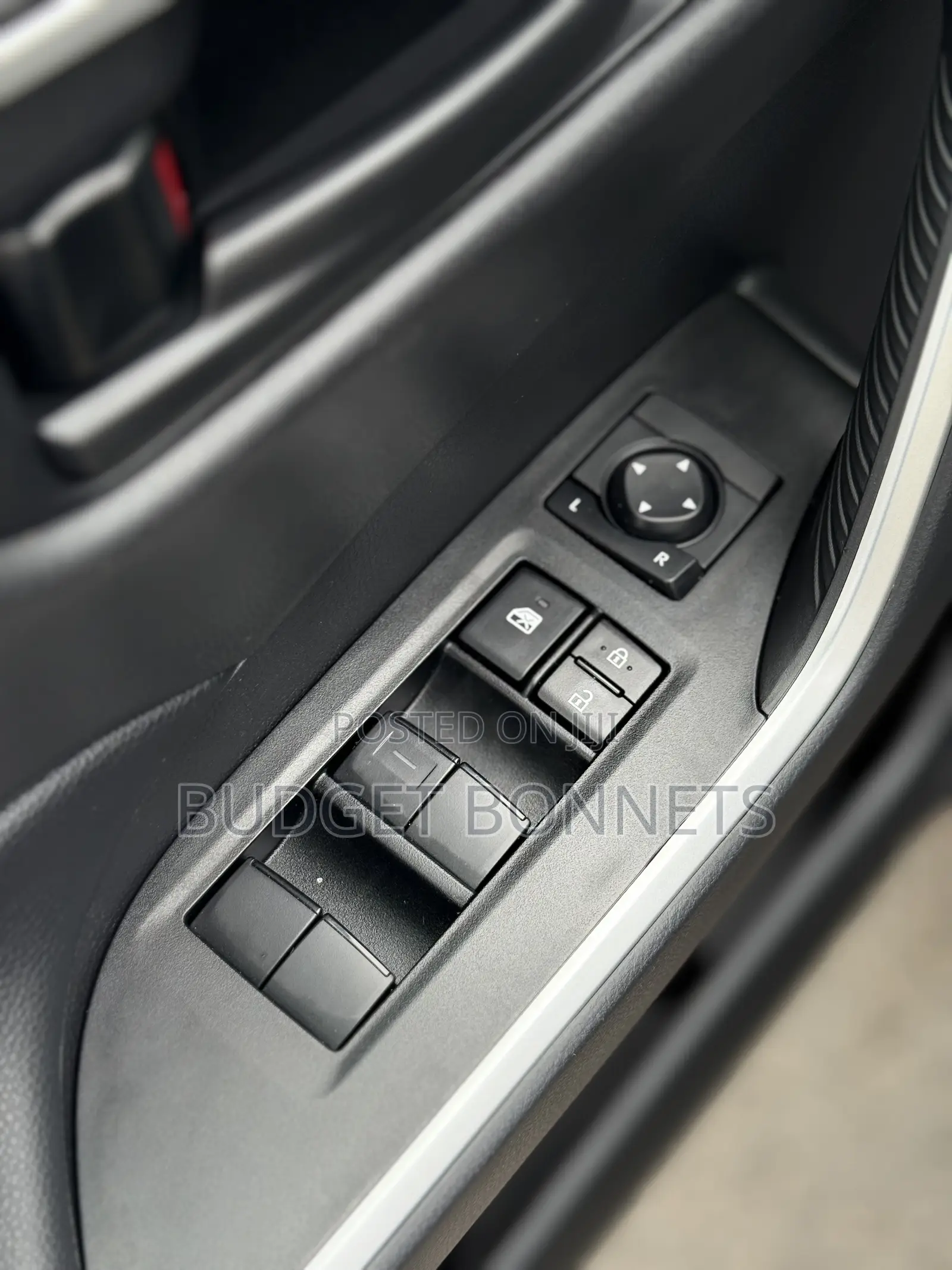 Toyota RAV4 LE 2025 Gray