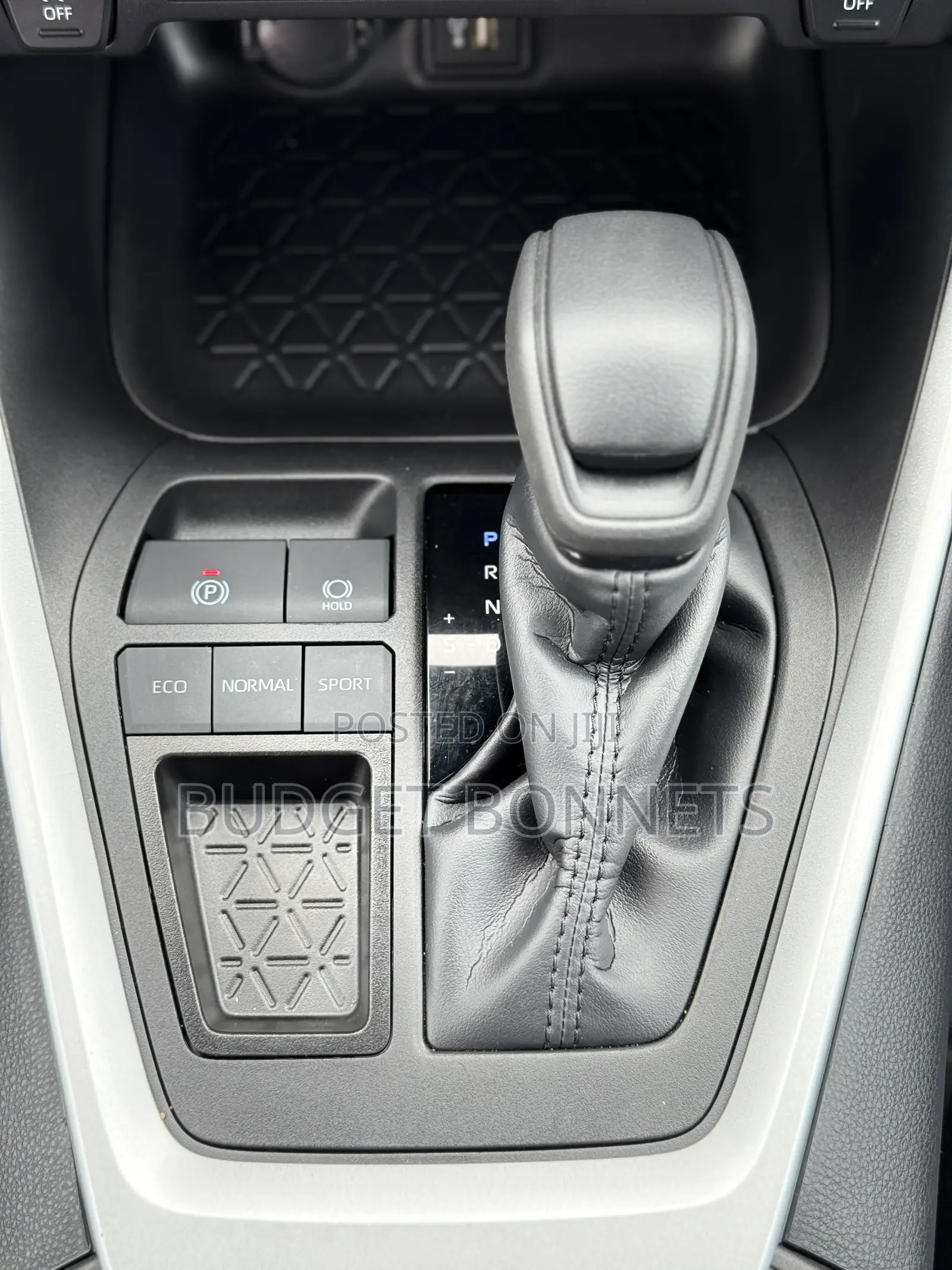 Toyota RAV4 LE 2025 Gray