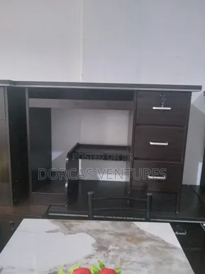 Spandex True Desk