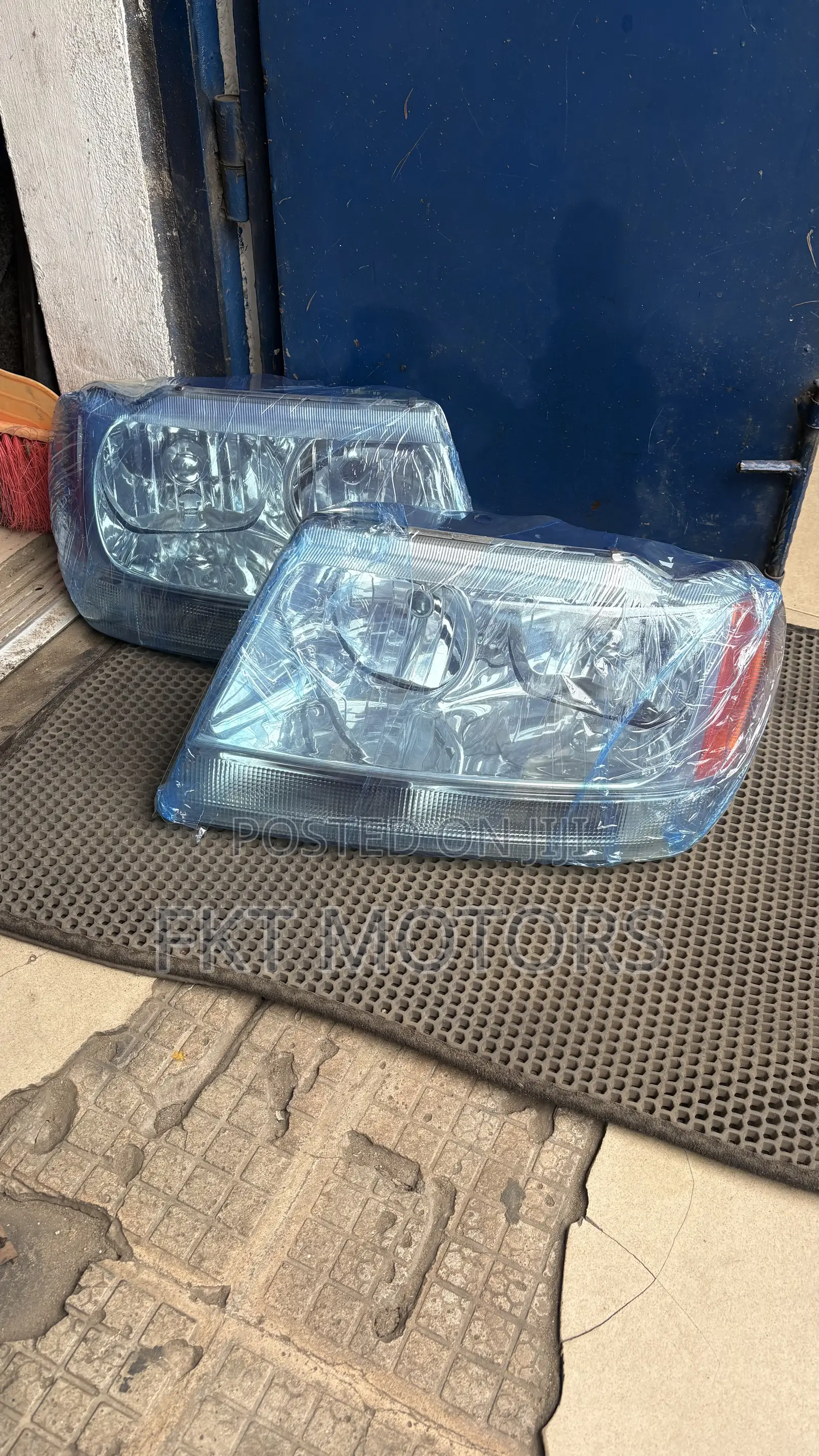 Jeep Grand Cherokee Headlight 2000,2001,2002,2003,2004,2005,2006