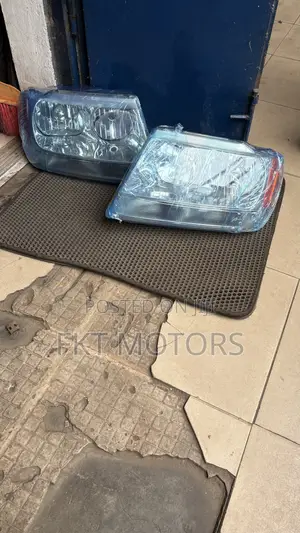 Jeep Grand Cherokee Headlight 2000,2001,2002,2003,2004,2005,2006