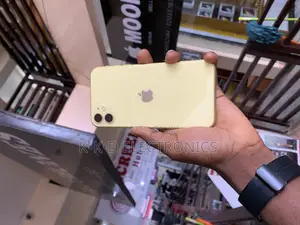 Apple iPhone 11 64 GB Yellow
