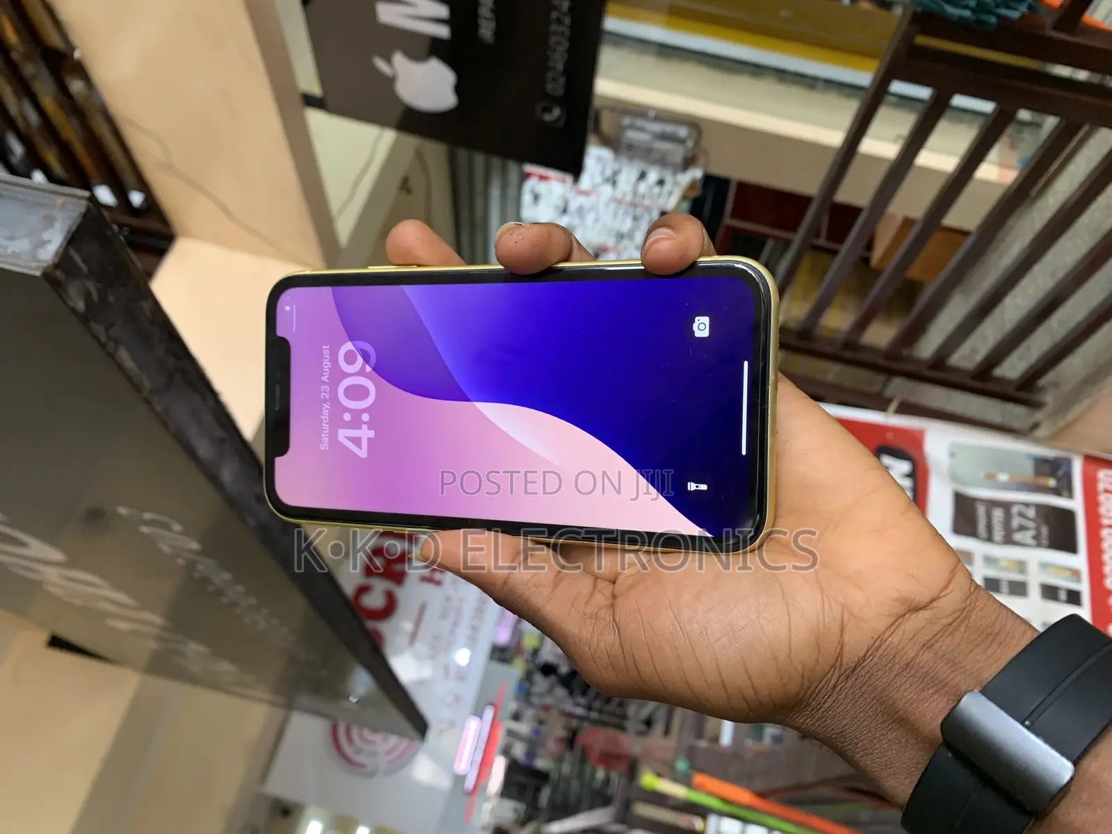 Apple iPhone 11 64 GB Yellow