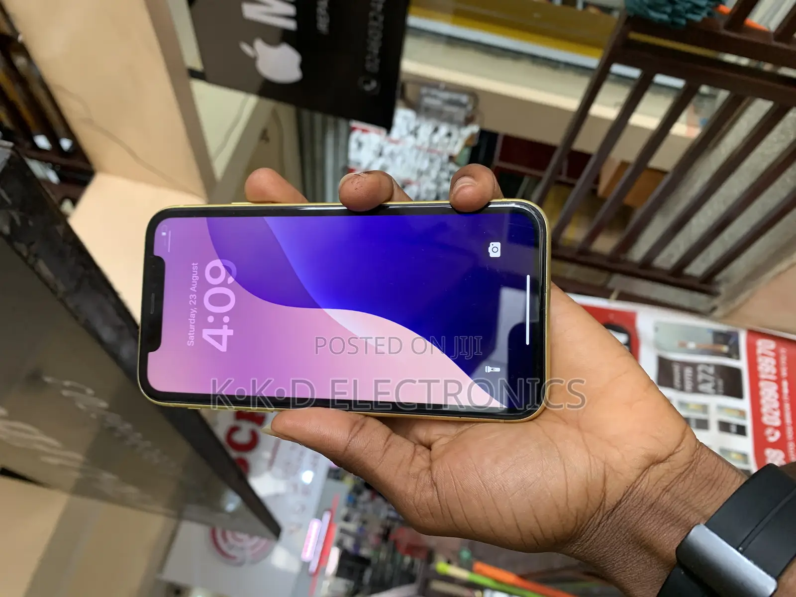 Apple iPhone 11 64 GB Yellow