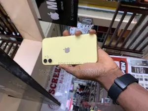 Apple iPhone 11 64 GB Yellow