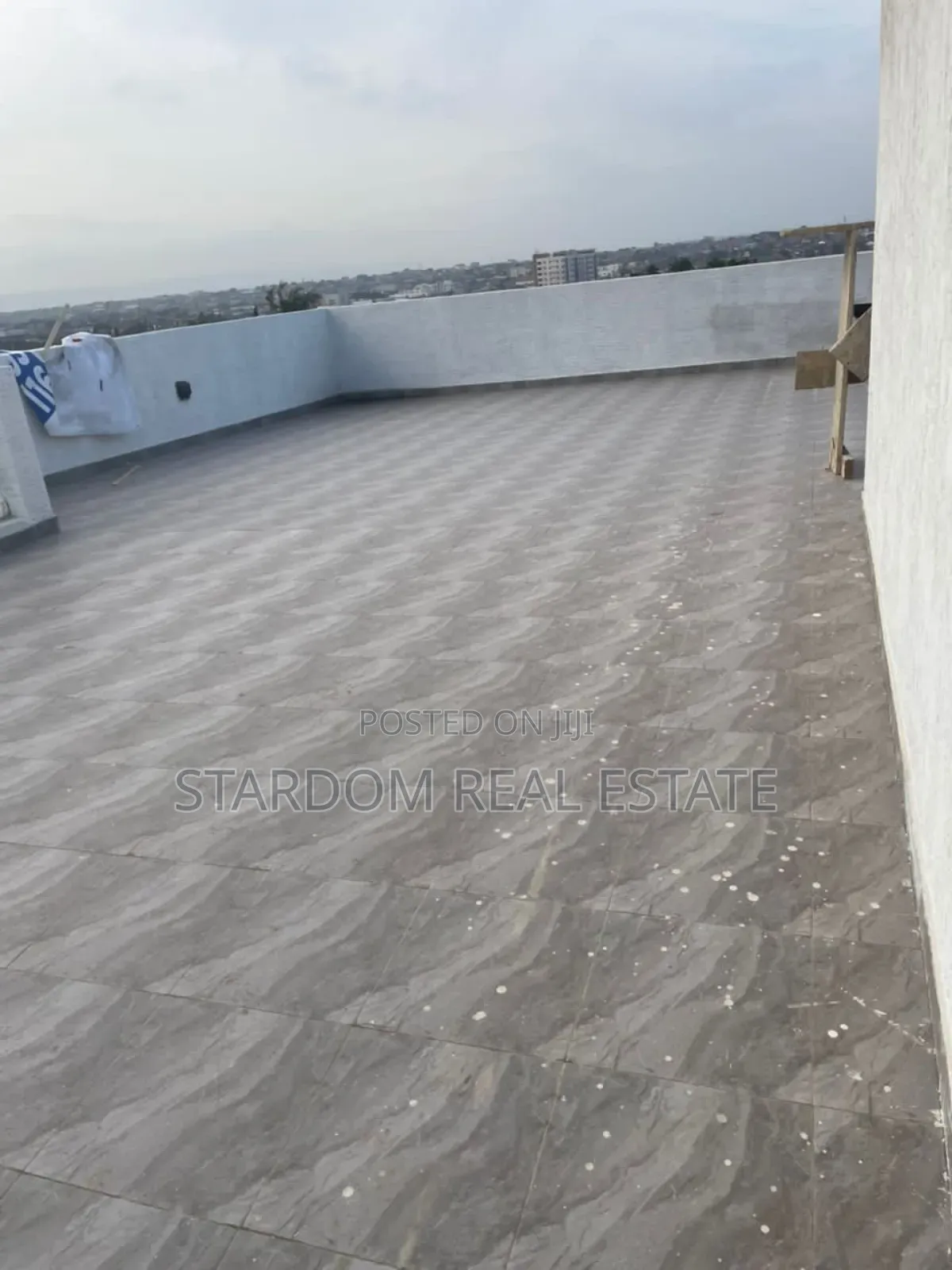 5bdrm Duplex in Adjiringanor, East Legon for sale