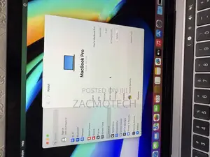 Laptop Apple MacBook Pro 2022 M2 8GB Apple M2 SSD 256GB