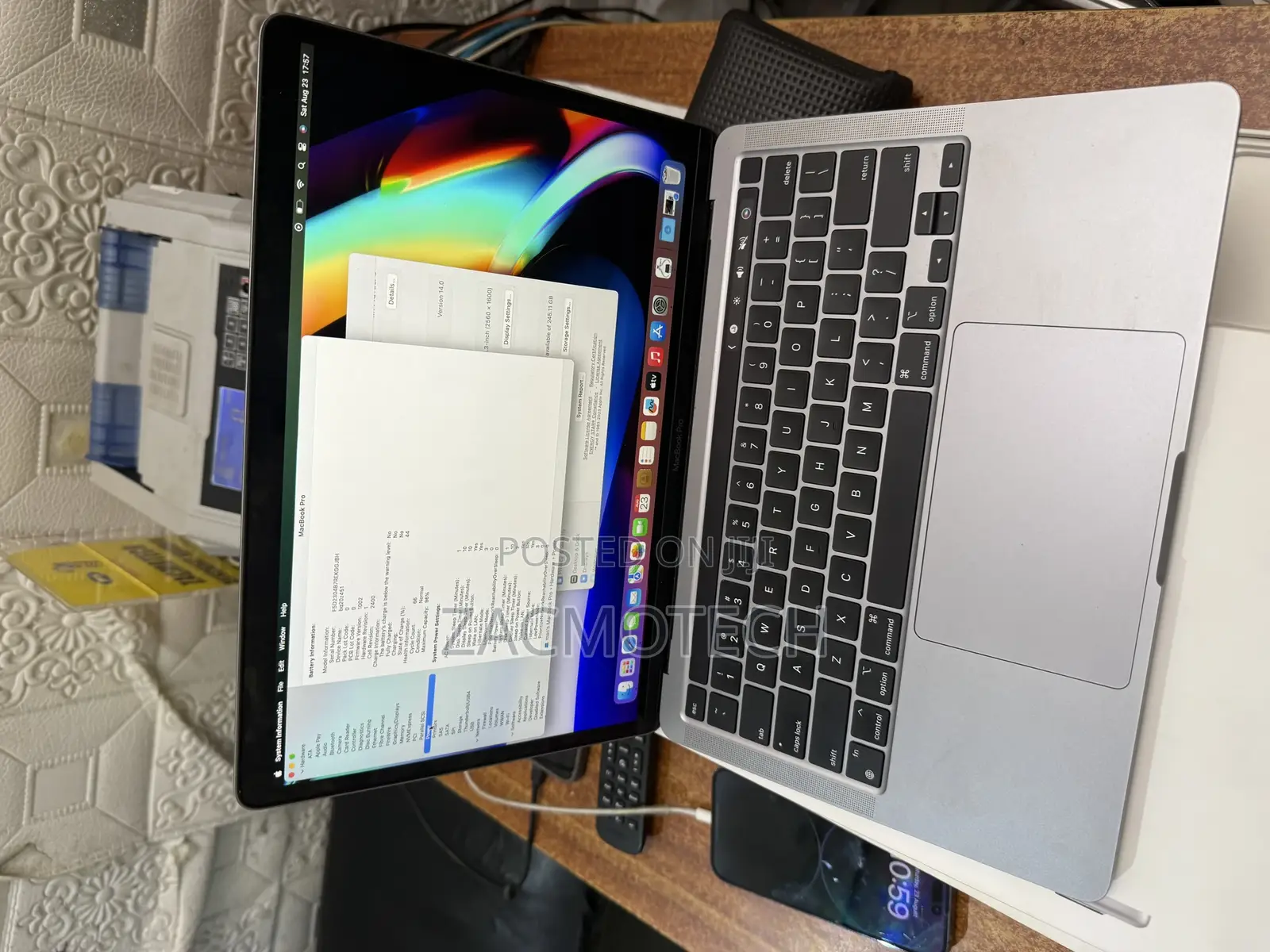Laptop Apple MacBook Pro 2022 M2 8GB Apple M2 SSD 256GB