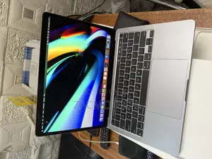 Laptop Apple MacBook Pro 2022 M2 8GB Apple M2 SSD 256GB