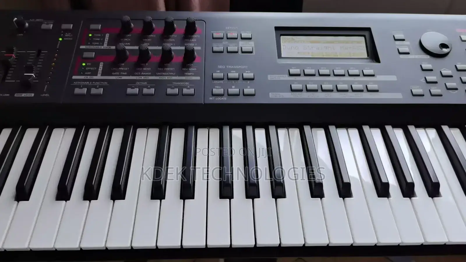 Yamaha Moxf6 61-Key Synthesizer Workstation
 99% New