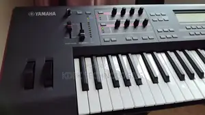 Yamaha Moxf6 61-Key Synthesizer Workstation
 99% New
