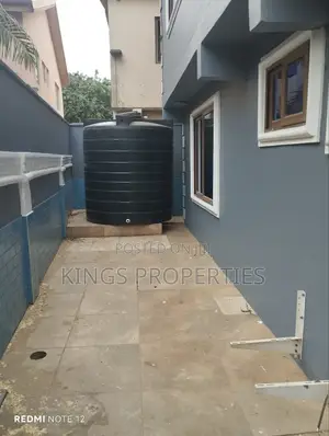 8bdrm Duplex in West Hills Mall Area for sale