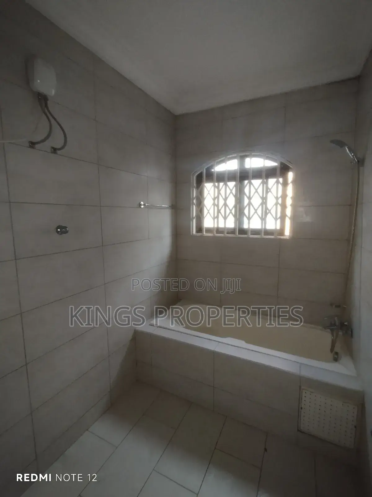 8bdrm Duplex in West Hills Mall Area for sale