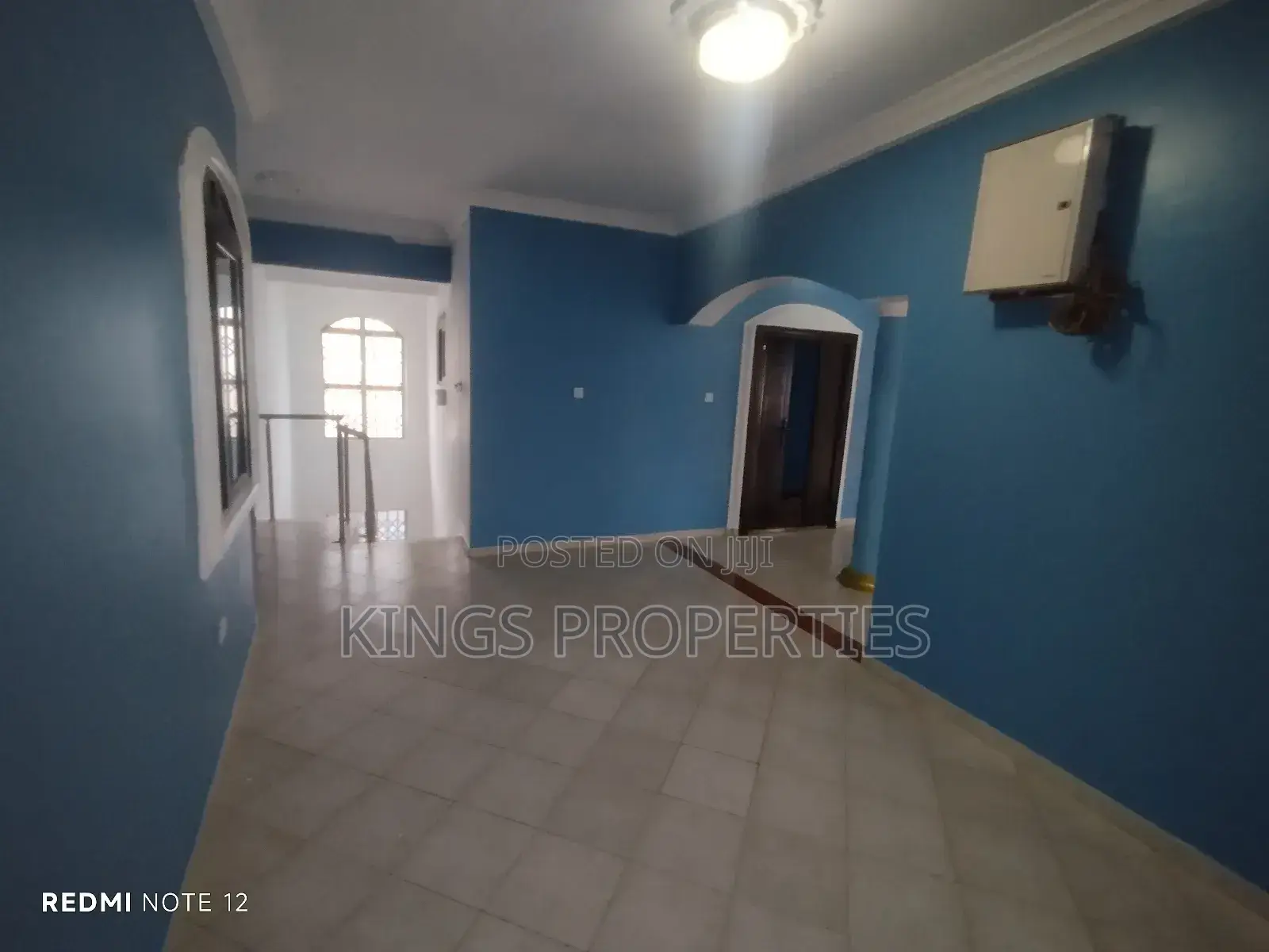 8bdrm Duplex in West Hills Mall Area for sale