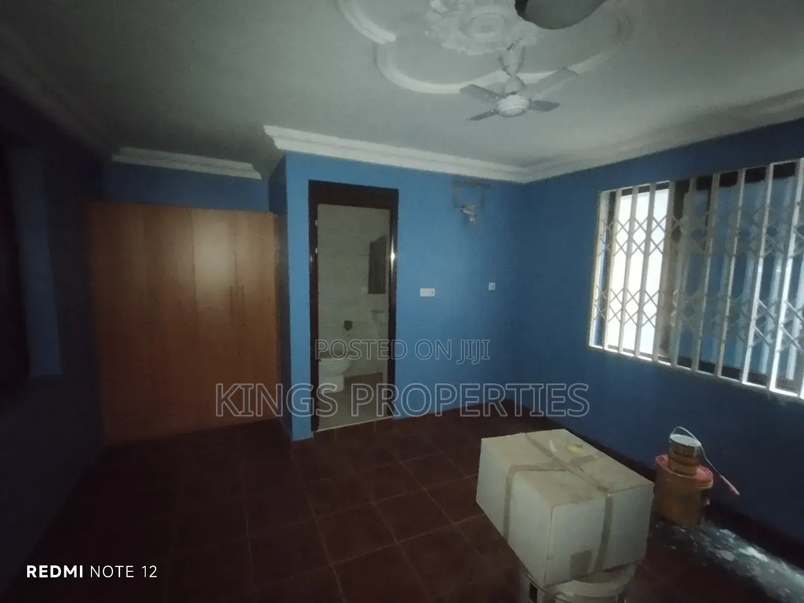 8bdrm Duplex in West Hills Mall Area for sale