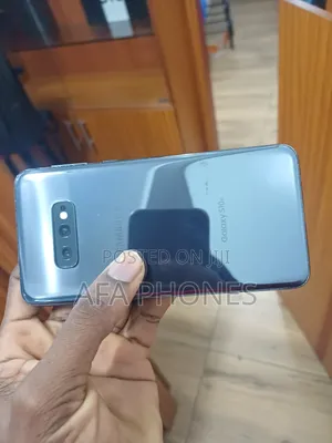 Samsung Galaxy S10e 128 GB Black