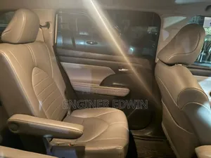 Toyota Highlander XLE AWD 2023 White