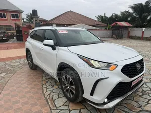 Toyota Highlander XLE AWD 2023 White