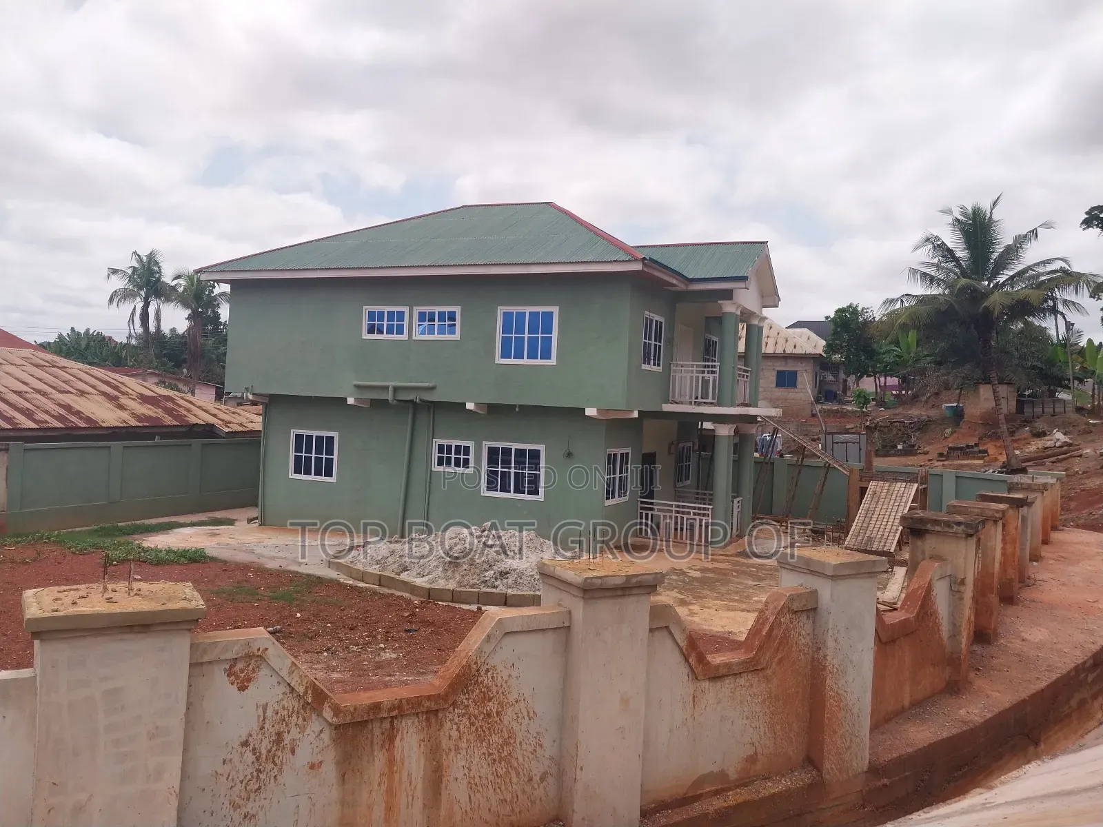 6bdrm House in Top-Boat Estate, Kumasi Metropolitan for sale