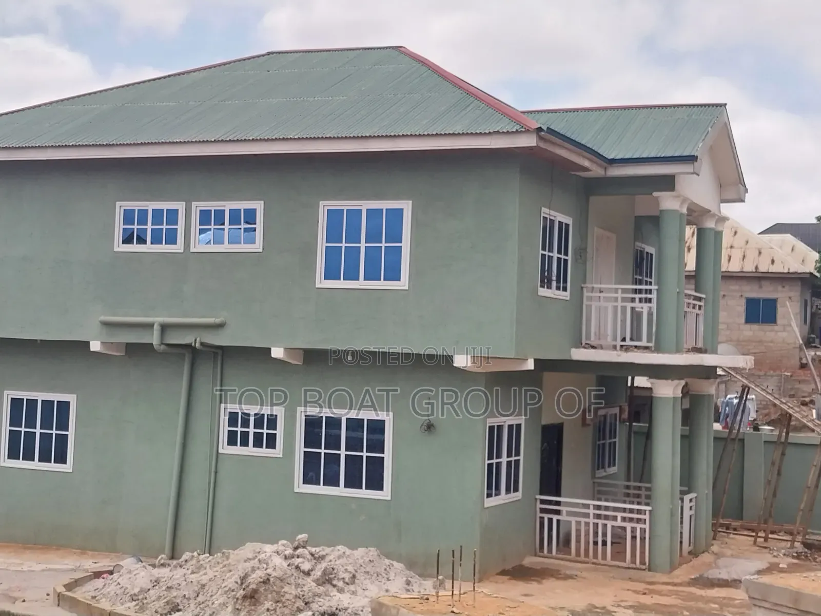 6bdrm House in Top-Boat Estate, Kumasi Metropolitan for sale