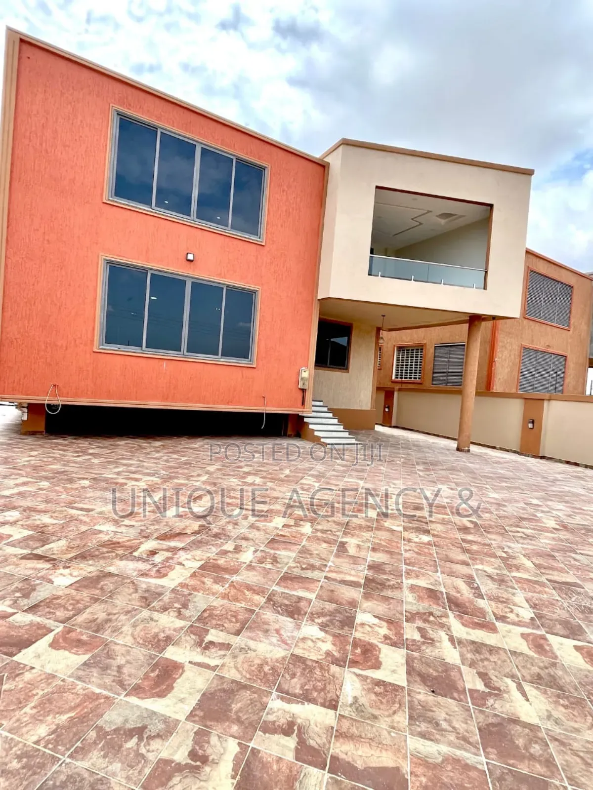 4bdrm Duplex in East Legon for rent